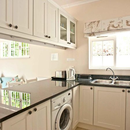 Squirrels Way Cottages Кейптаун Екстериор снимка