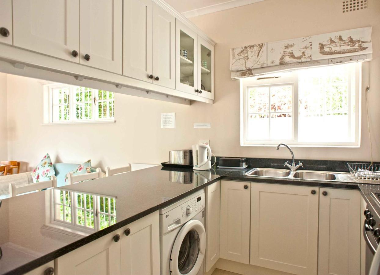 Squirrels Way Cottages Кейптаун Екстериор снимка