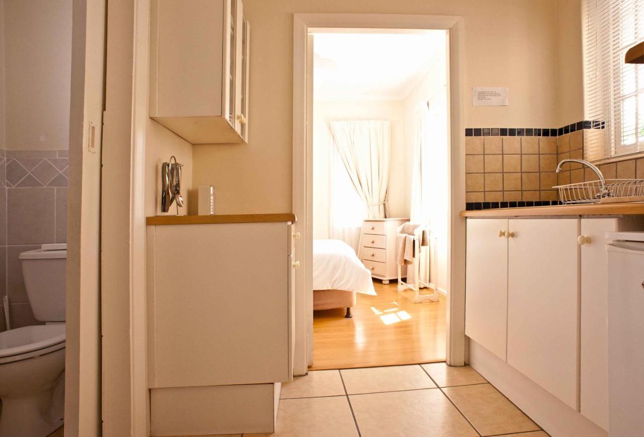 Squirrels Way Cottages Кейптаун Екстериор снимка