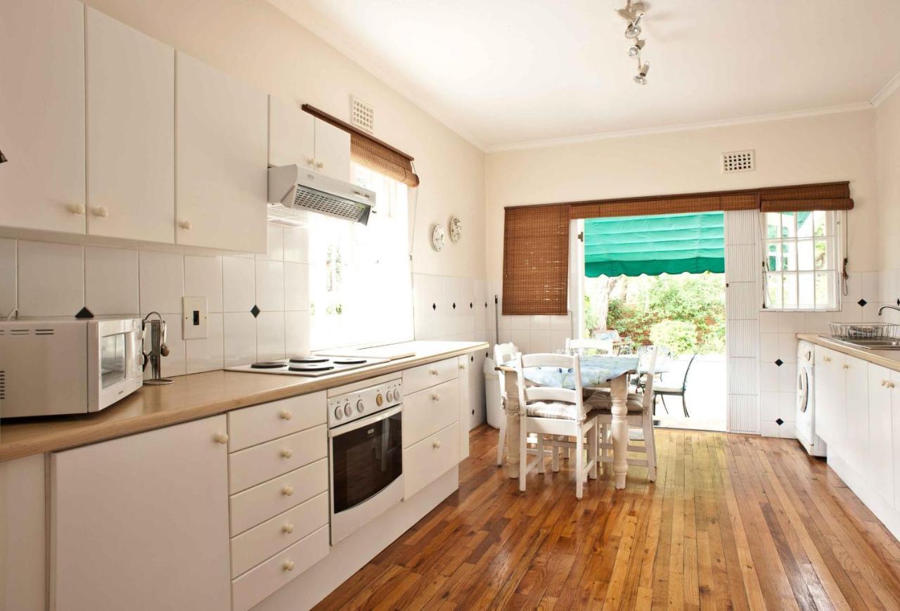 Squirrels Way Cottages Кейптаун Екстериор снимка