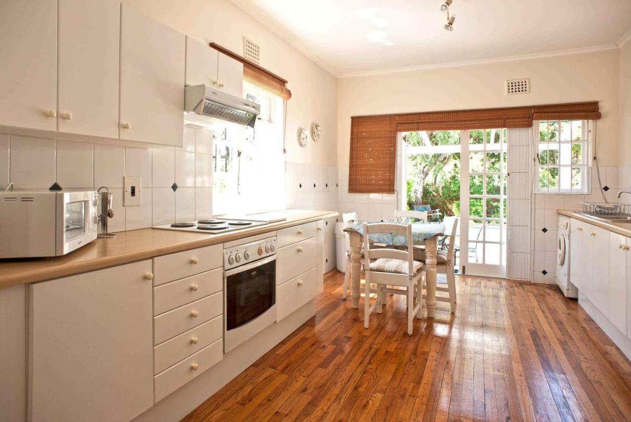 Squirrels Way Cottages Кейптаун Екстериор снимка