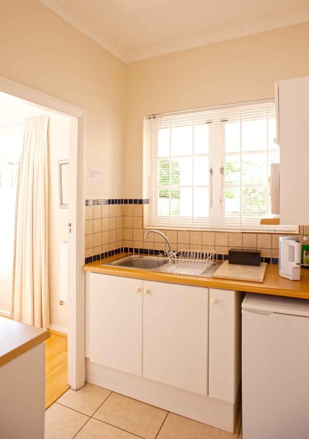 Squirrels Way Cottages Кейптаун Екстериор снимка