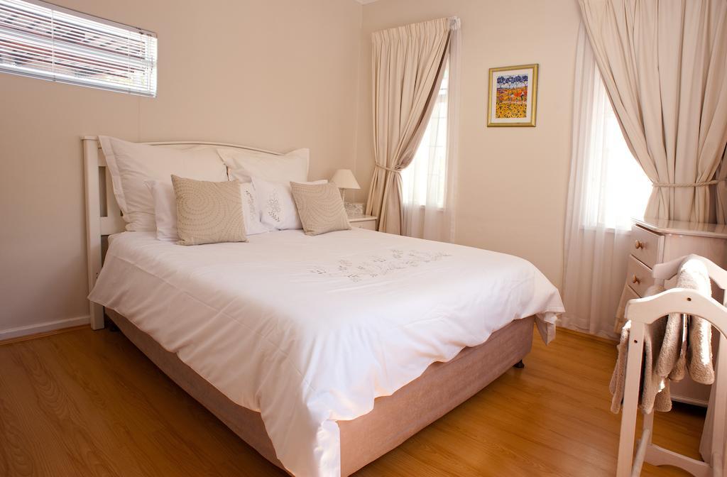 Squirrels Way Cottages Кейптаун Стая снимка